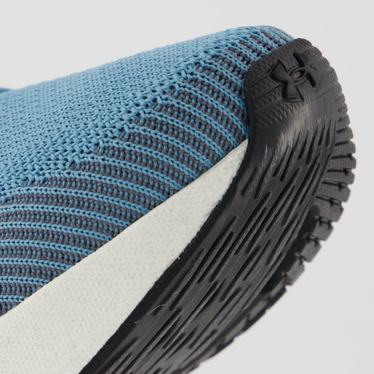 Tênis Under Armour Charged Hit SE 8