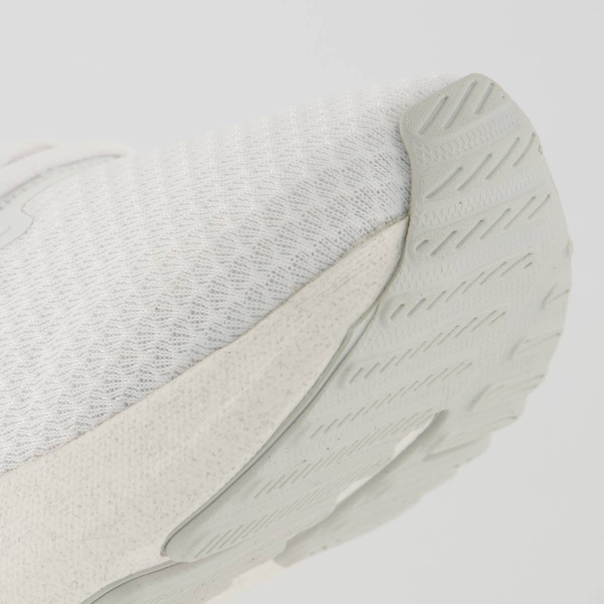 Tênis Under Armour Charged Great Branco 8