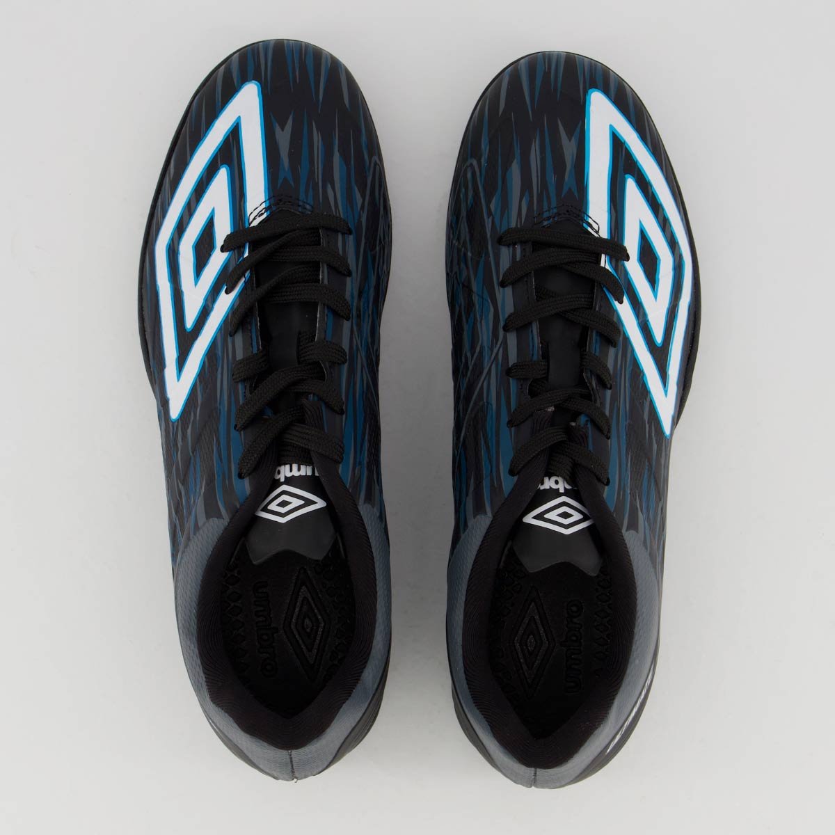 Chuteira Umbro Ultimate Society Cinza 4