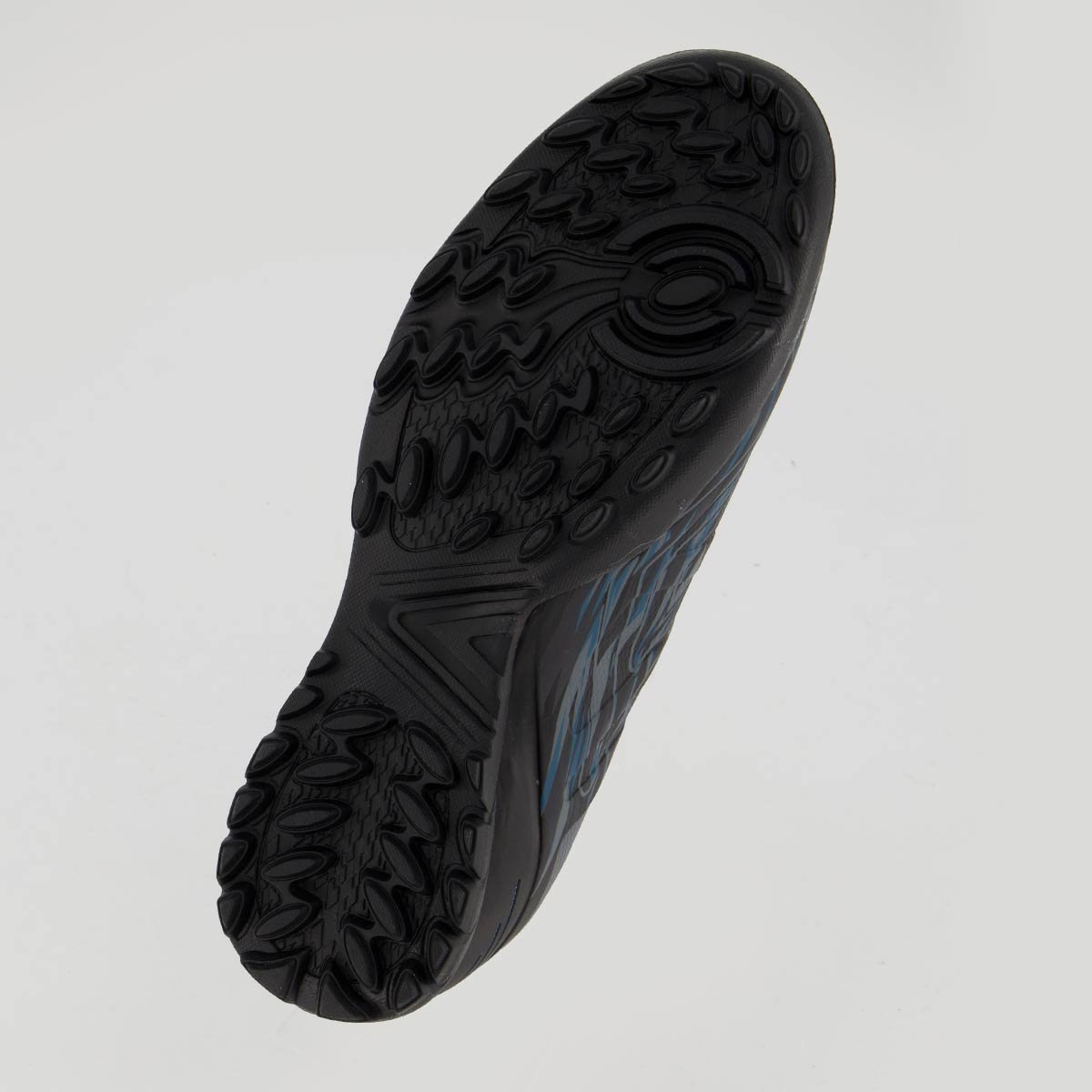 Chuteira Umbro Ultimate Society Cinza 5