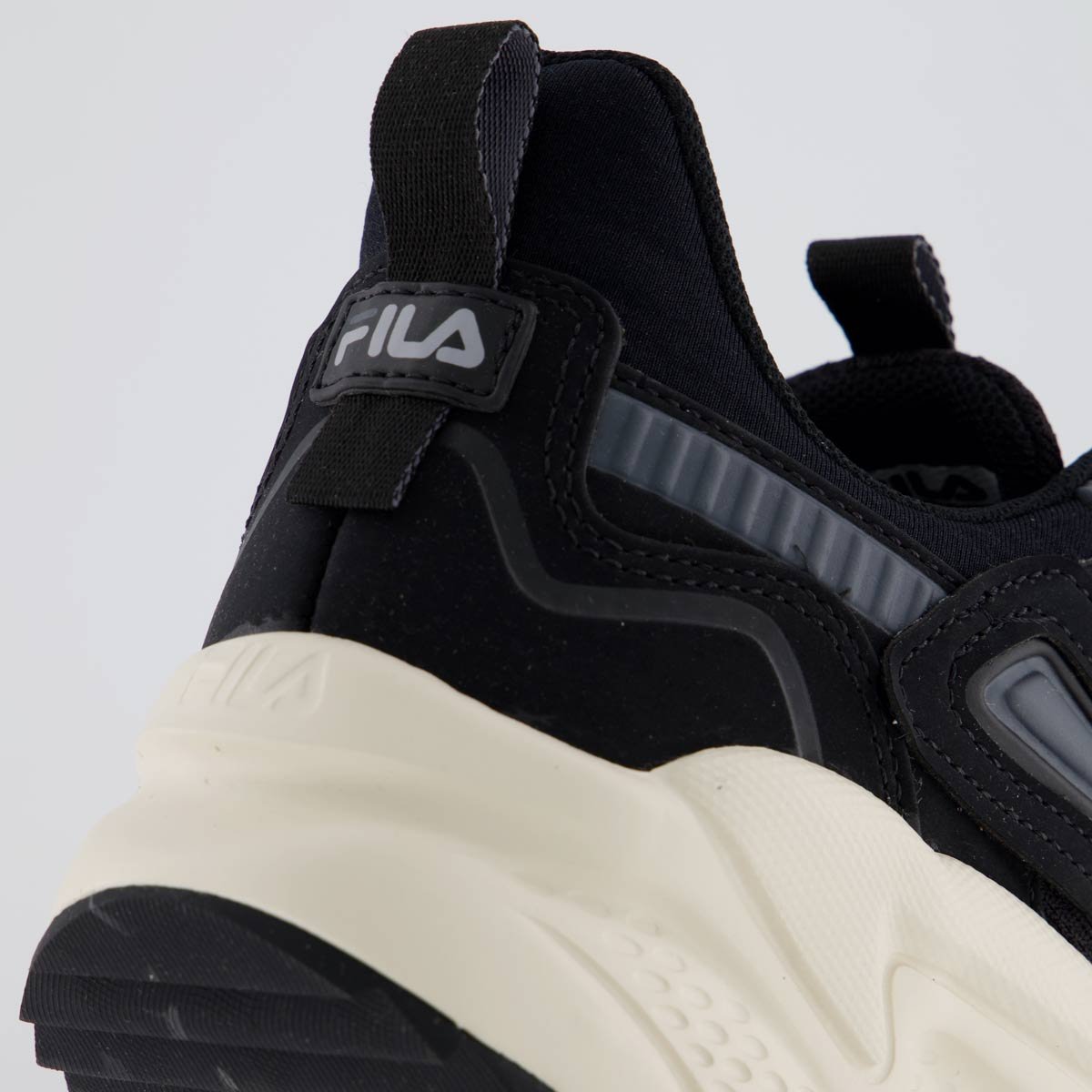 Tênis Fila Venture Tracer Preto e Cinza 6