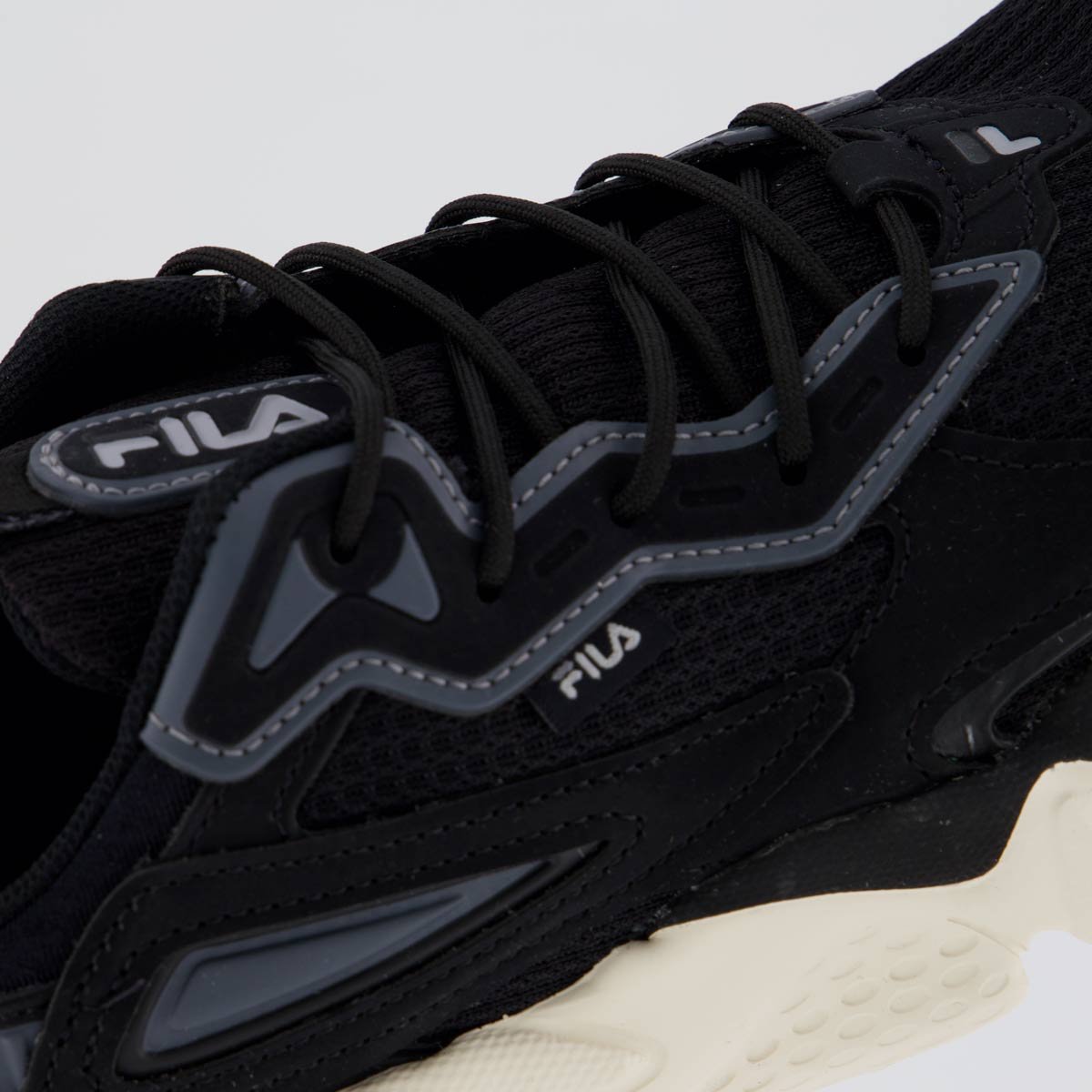 Tênis Fila Venture Tracer Preto e Cinza 7