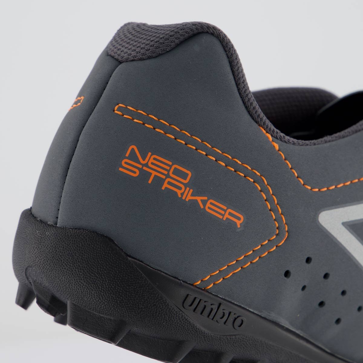Chuteira Umbro Neo Striker Society Cinza e Laranja Cinza/Laranja 6