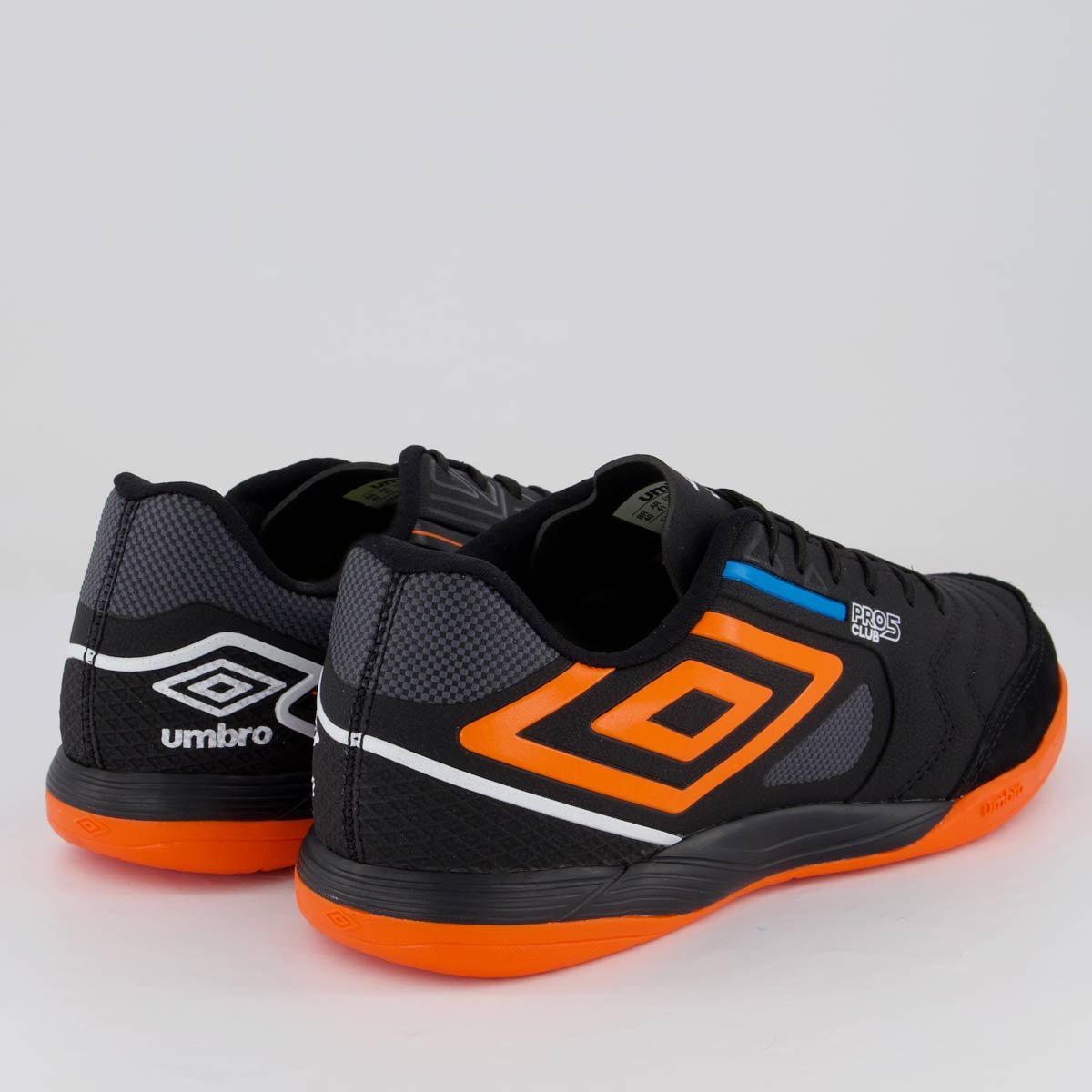 Chuteira Umbro Pro 5 Bump Club Futsal Preta e Laranja Preto/Laranja 3