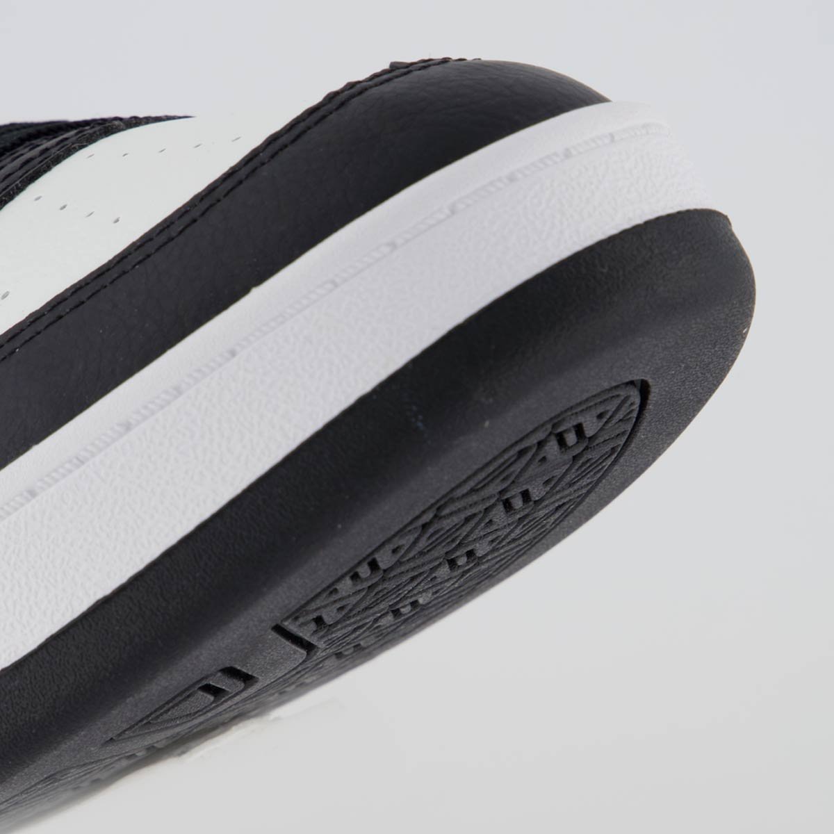 Tênis Puma Caven 2.0 BDP Preto e Prata Preto 8