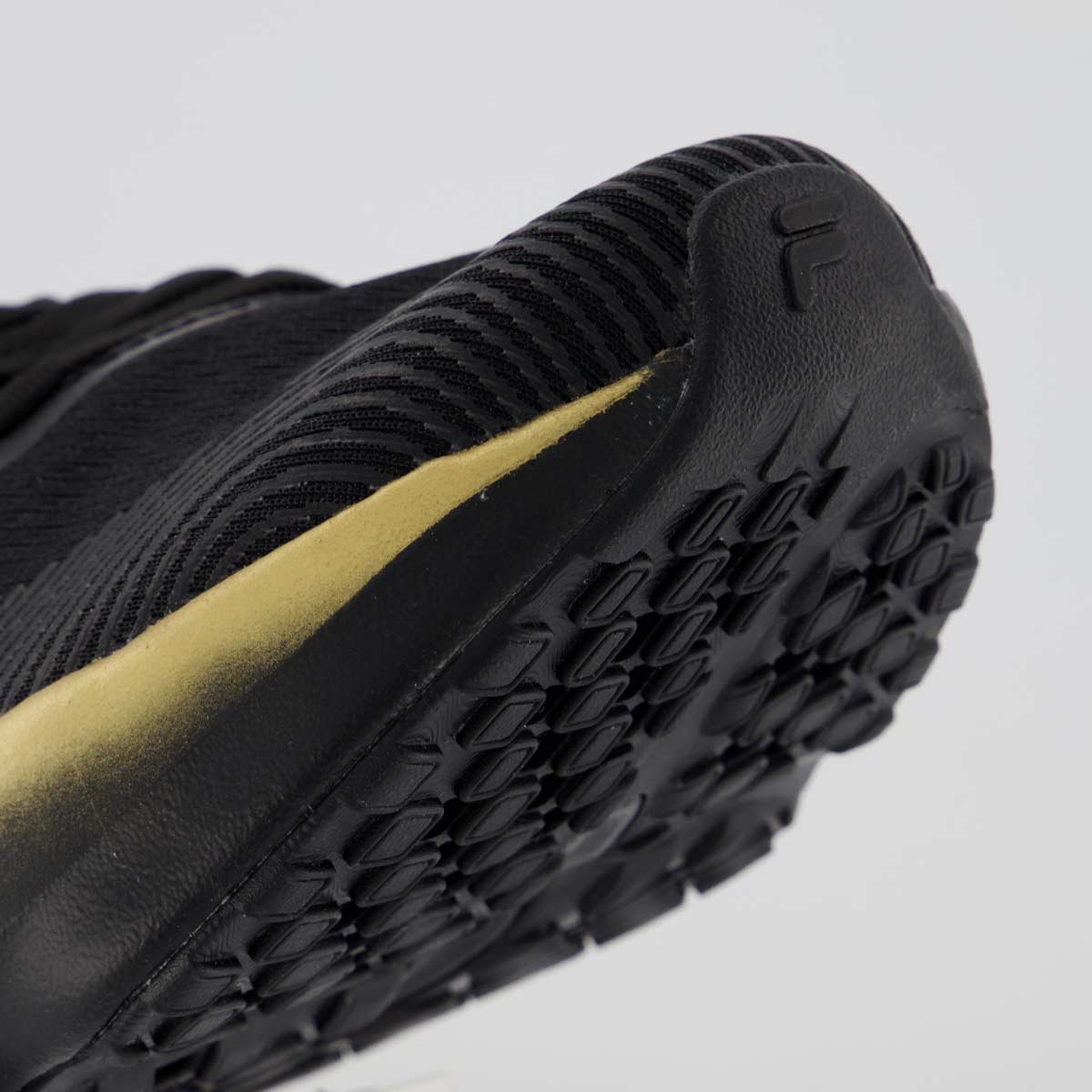 Tênis Fila Maxximus Preto e Dourado Preto/Dourado 8