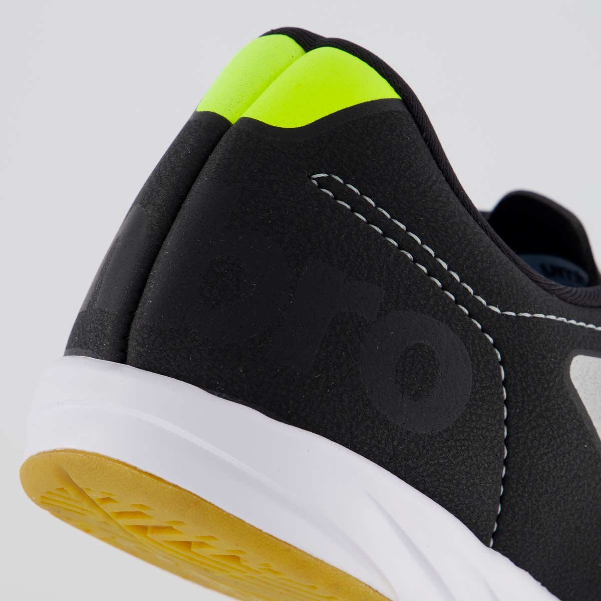 Chuteira Umbro Class+ Futsal Preta e Lime Preto/Verde