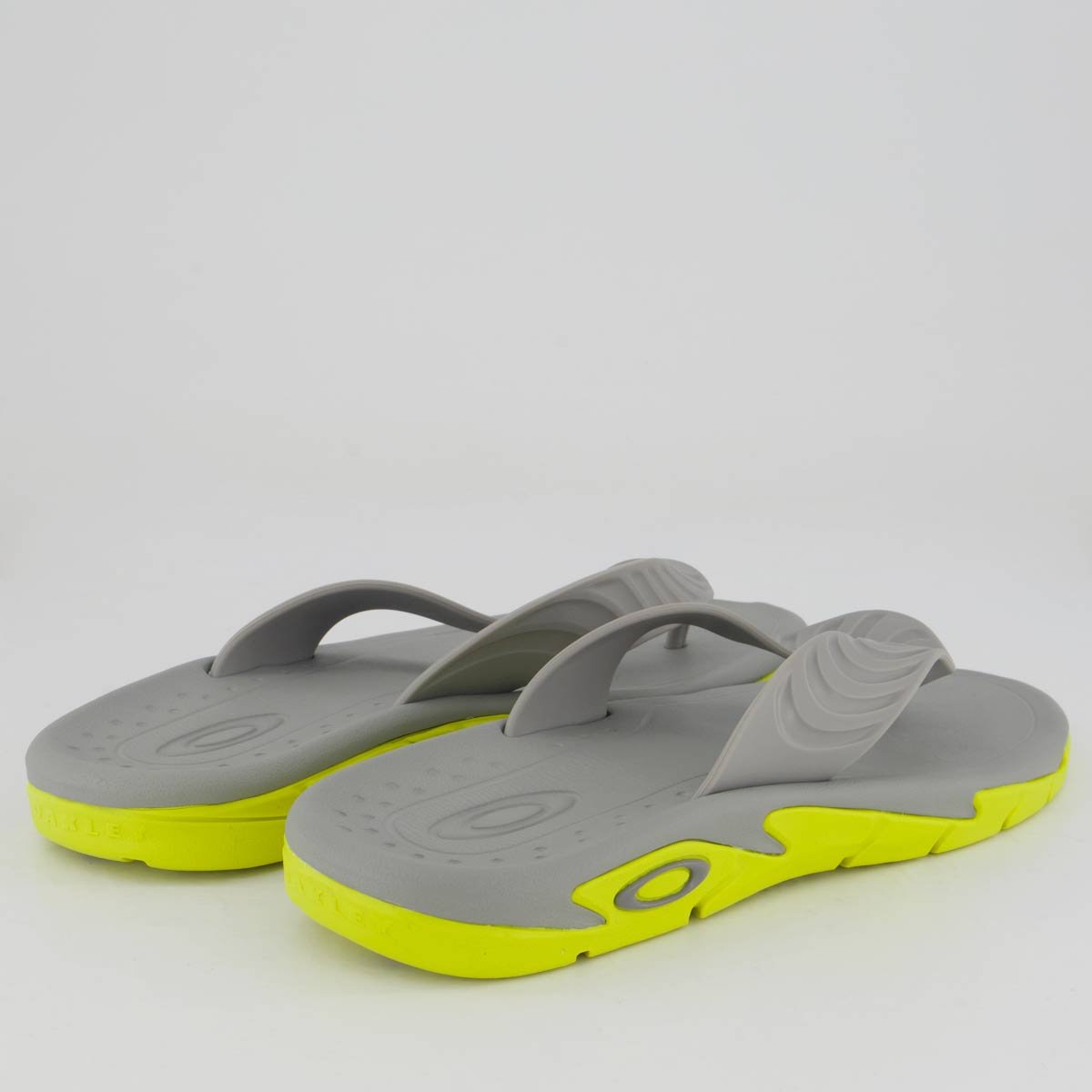Chinelo Oakley Crowd Cinza Claro Cinza 4
