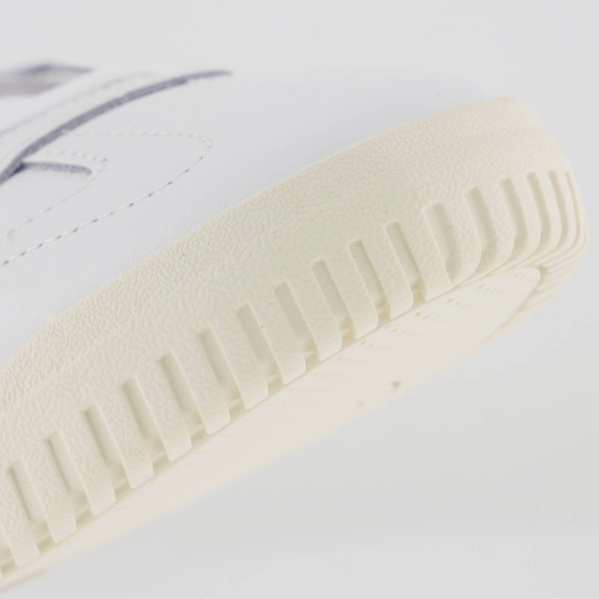 Tênis Puma Club 5V5 Branco e Preto Branco/Preto 8