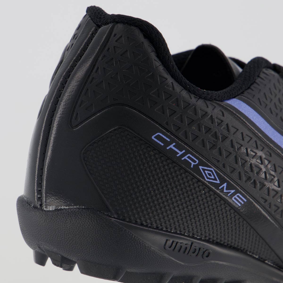 Chuteira Umbro Chrome Society Juvenil Preto 6