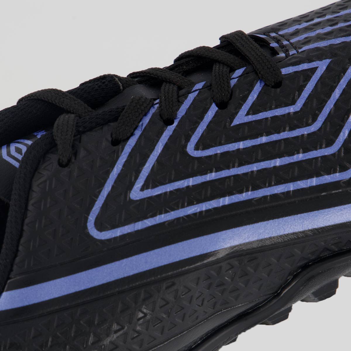 Chuteira Umbro Chrome Society Juvenil Preto 7