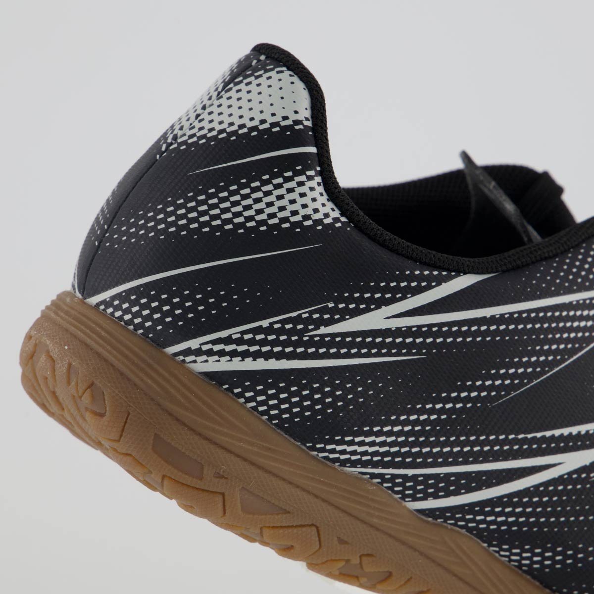 Chuteira Puma Attacanto IT Futsal Preta Preto 6