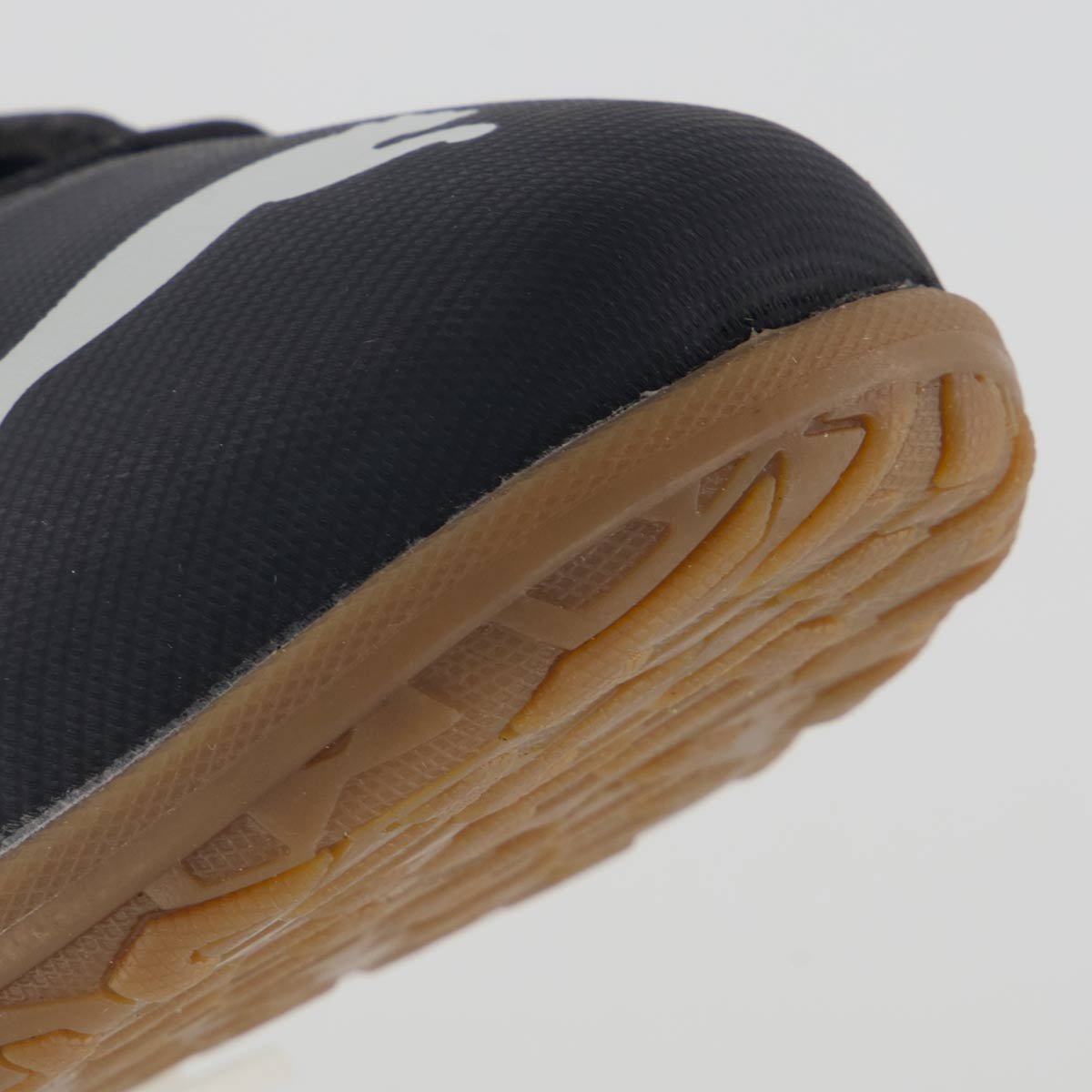 Chuteira Puma Attacanto IT Futsal Preta Preto 8