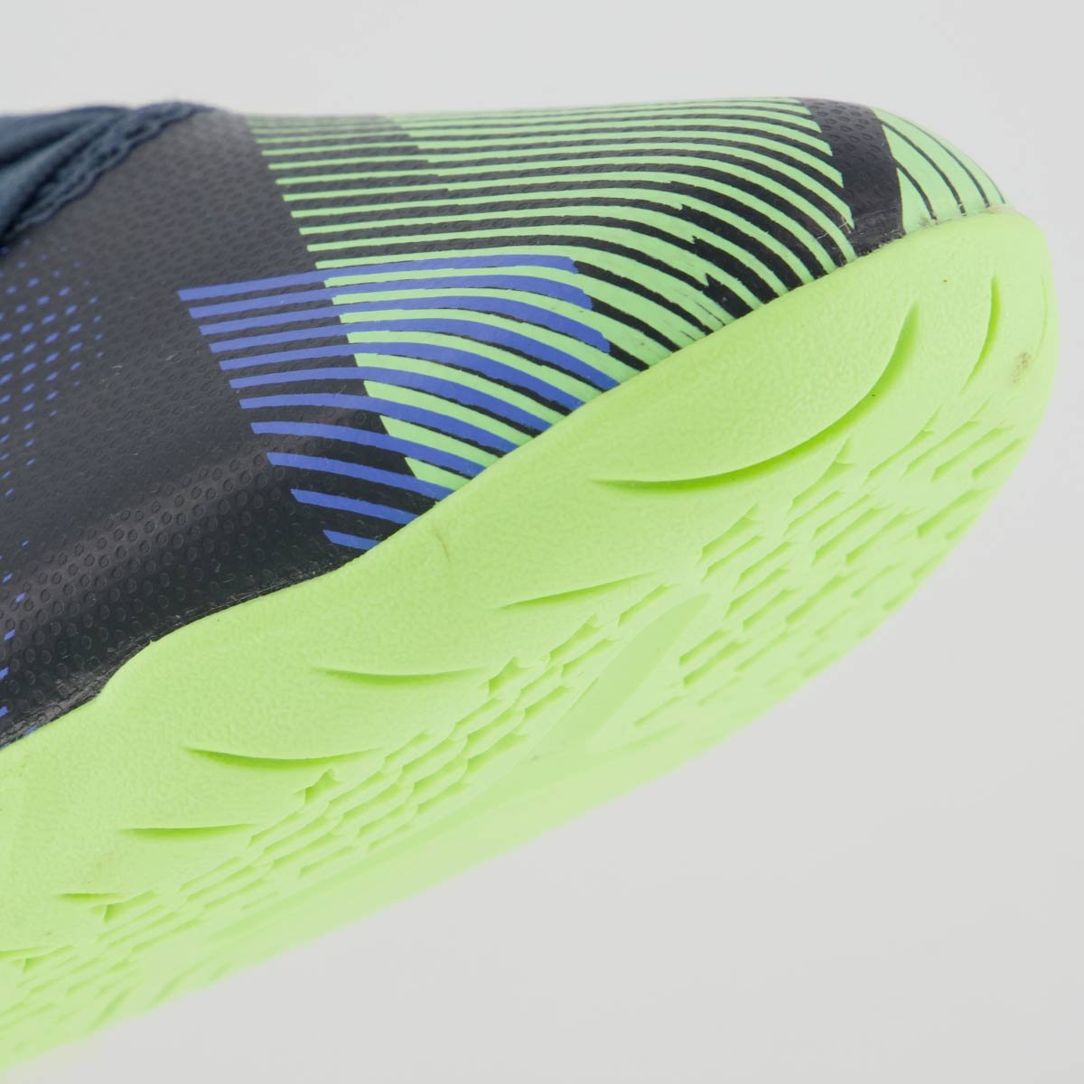 Chuteira Puma Future 7 Play IT Futsal Preta e Verde Preto/Verde 8