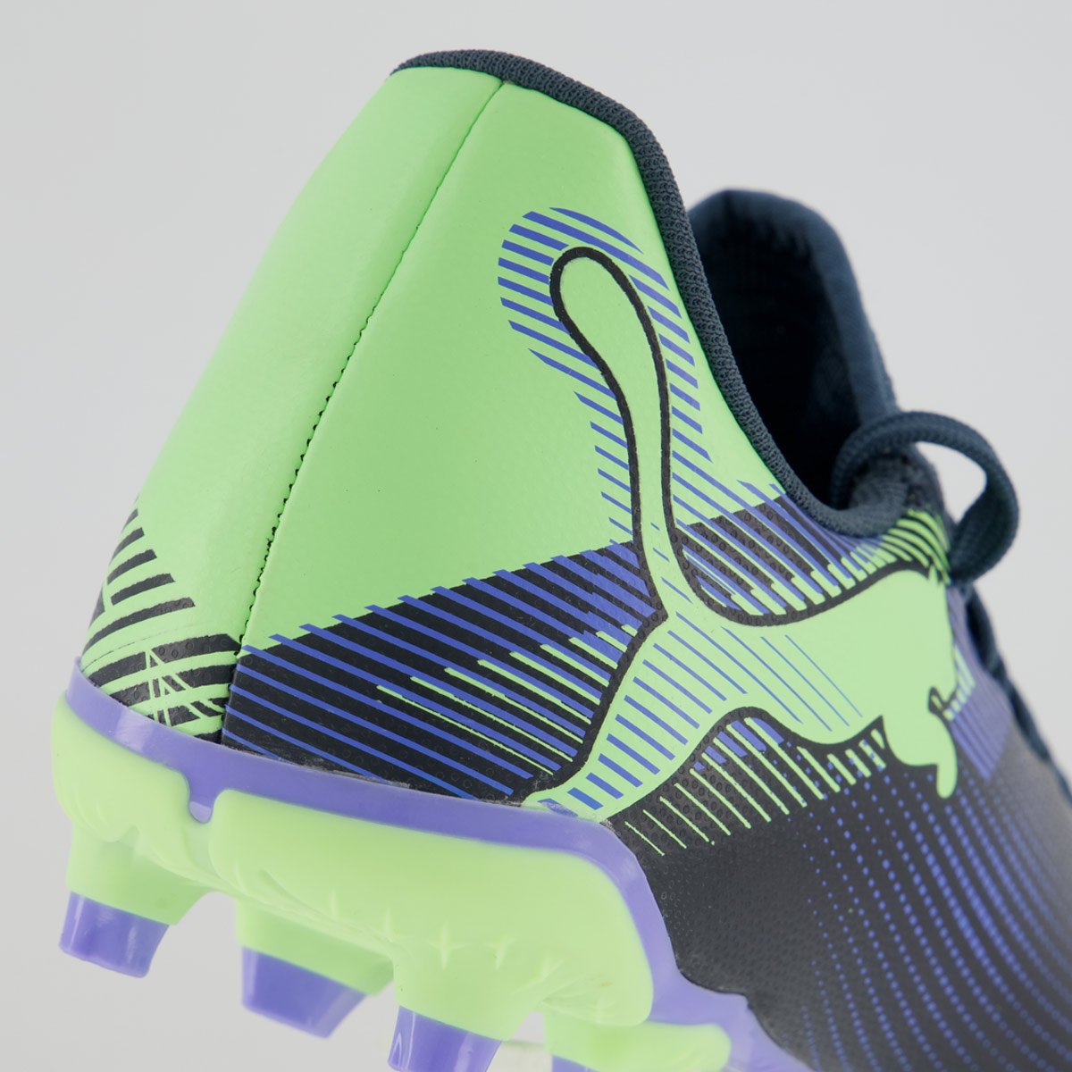 Chuteira Puma Future 7 Play FG/AG Campo Preta e Verde Preto/Verde 6