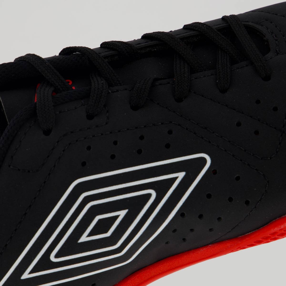Chuteira Umbro Neo Striker Futsal Preta Vermelha e Branca Preto/Vermelho 7
