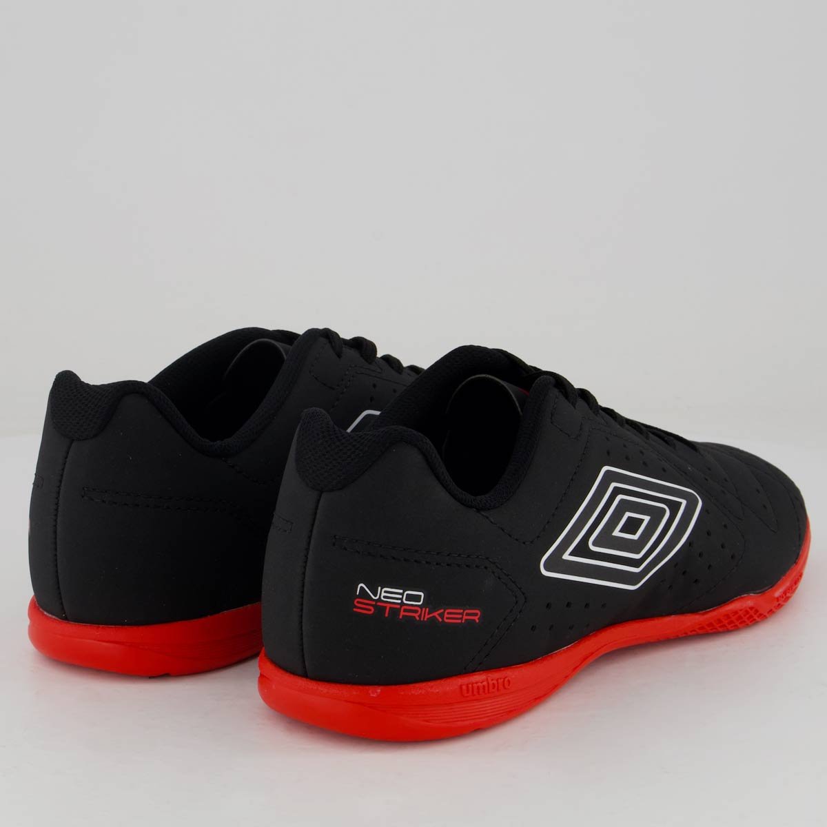 Chuteira Umbro Neo Striker Futsal Preta Vermelha e Branca Preto/Vermelho 3