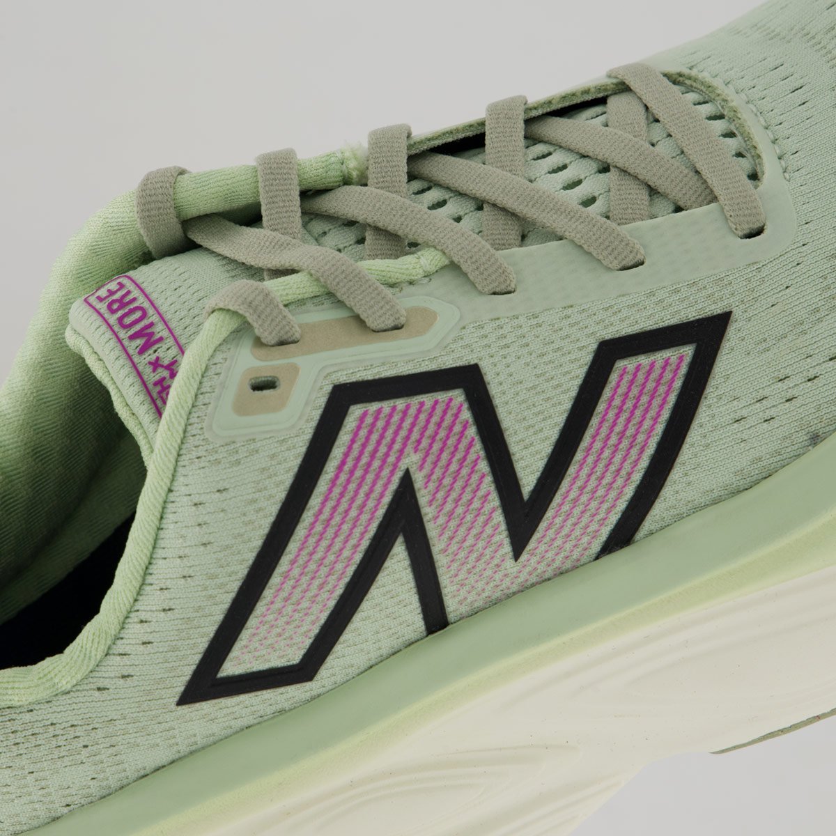 Tênis New Balance Fresh Foam X More V5 Feminino Verde Verde 7