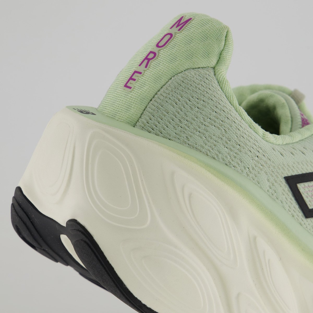 Tênis New Balance Fresh Foam X More V5 Feminino Verde Verde 7