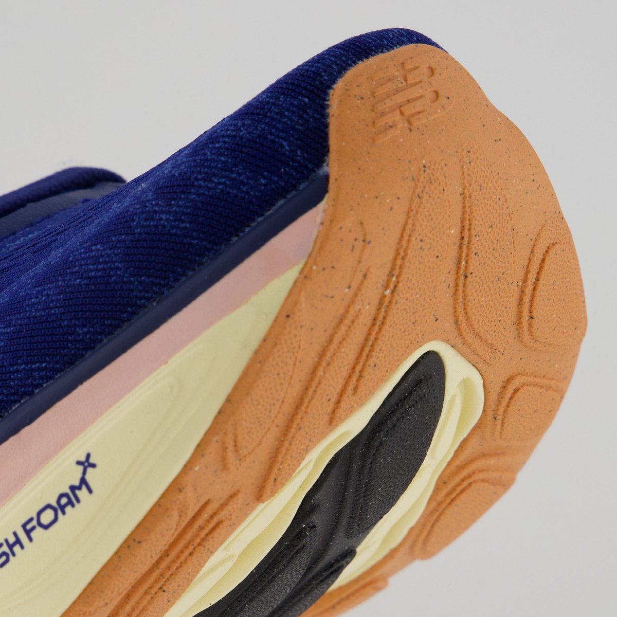 Tênis New Balance Fresh Foam X 1080 V14 Feminino Azul e Amarelo Azul/Amarelo 8