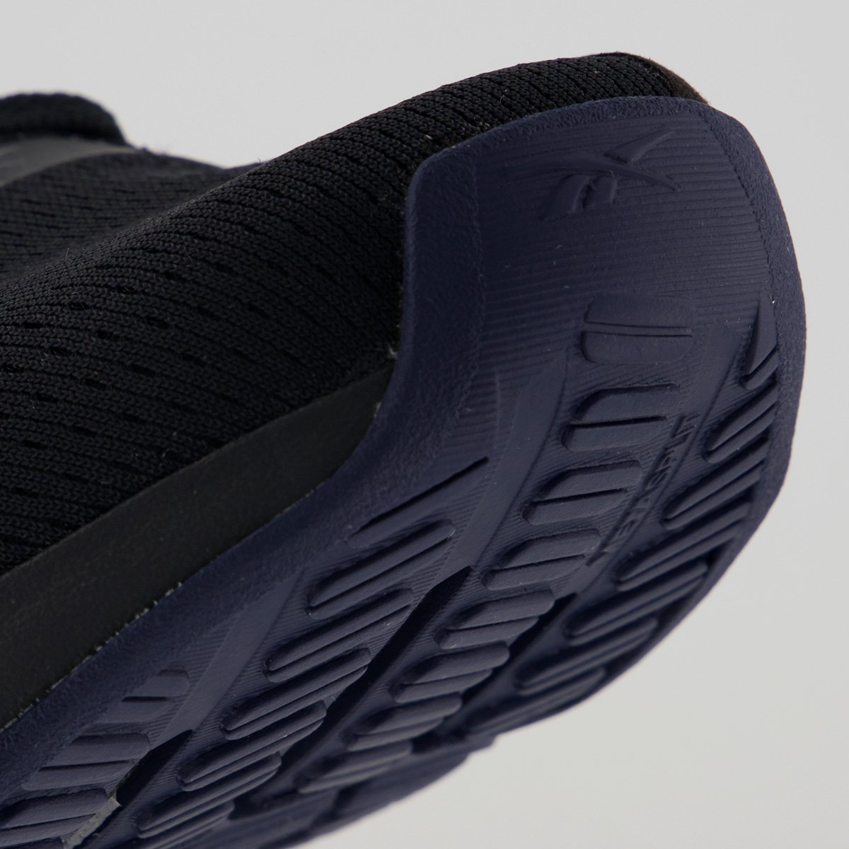 Tênis Reebok Nanoflex TR V2 Preto Preto 8