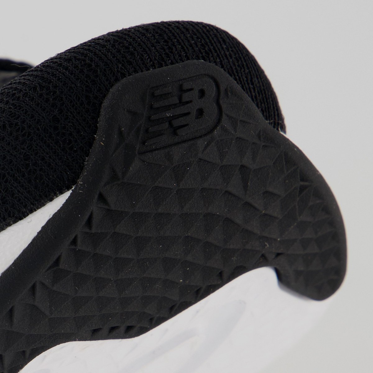 Tênis New Balance 413V3 Feminino Preto e Branco Preto/Branco 8