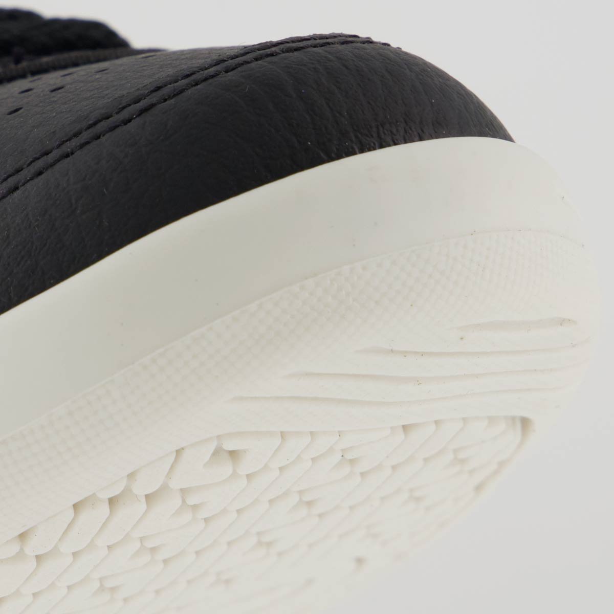 Tênis Fila Revenge Feminino Preto e Branco Preto/Branco 8