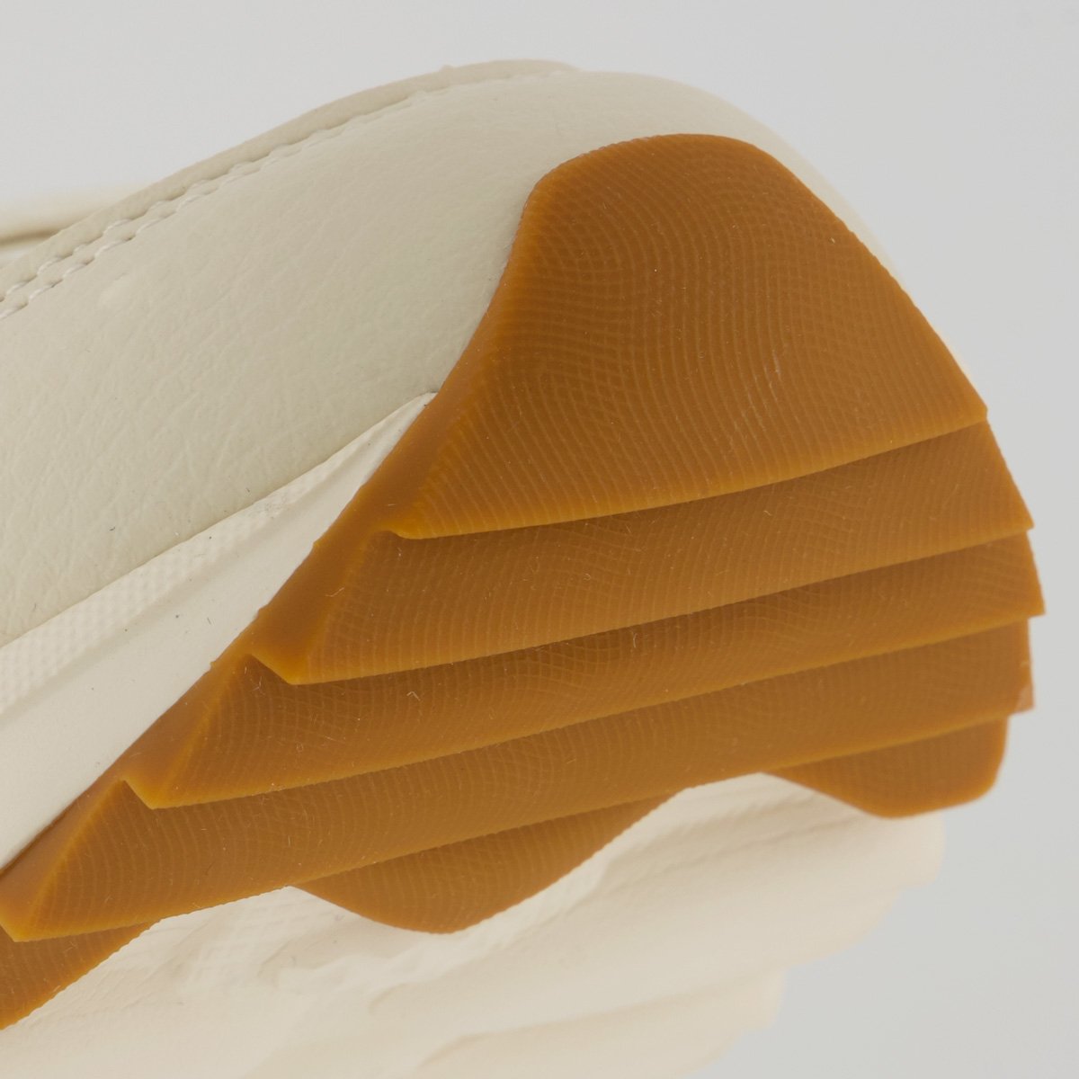 Tênis Fila Venture Tracer 2 Feminino Bege e Branco Bege/Branco 8