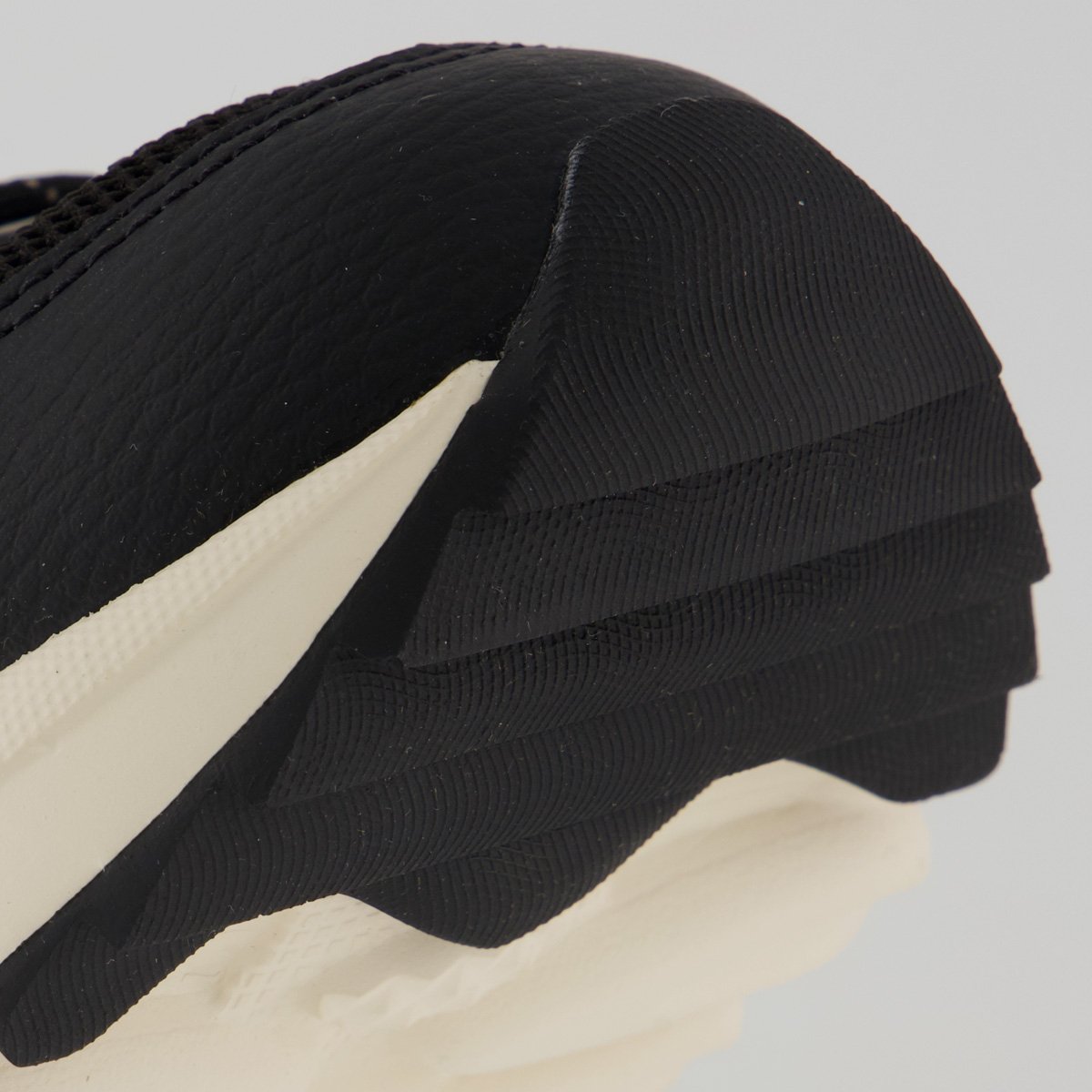 Tênis Fila Venture Tracer 2 Feminino Preto Preto 8