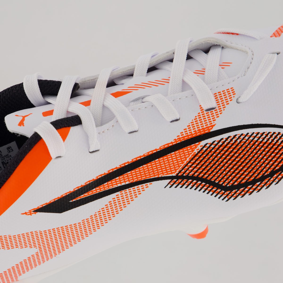 Chuteira Puma Ultra 5 Play FG/AG Campo Juvenil Branca e Laranja Branco/Laranja 4