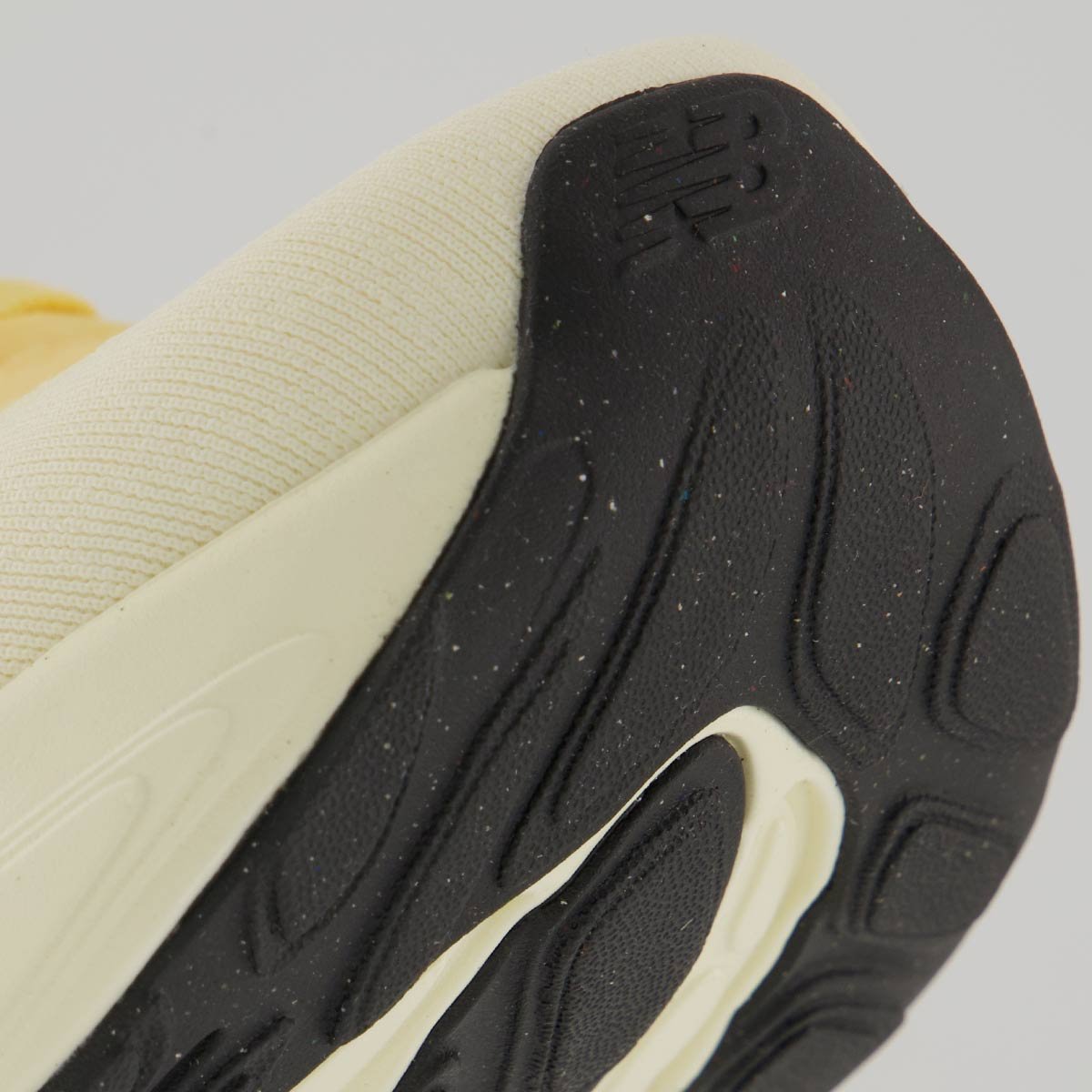 Tênis New Balance Fresh Foam X 1080v14 Amarelo Amarelo 8