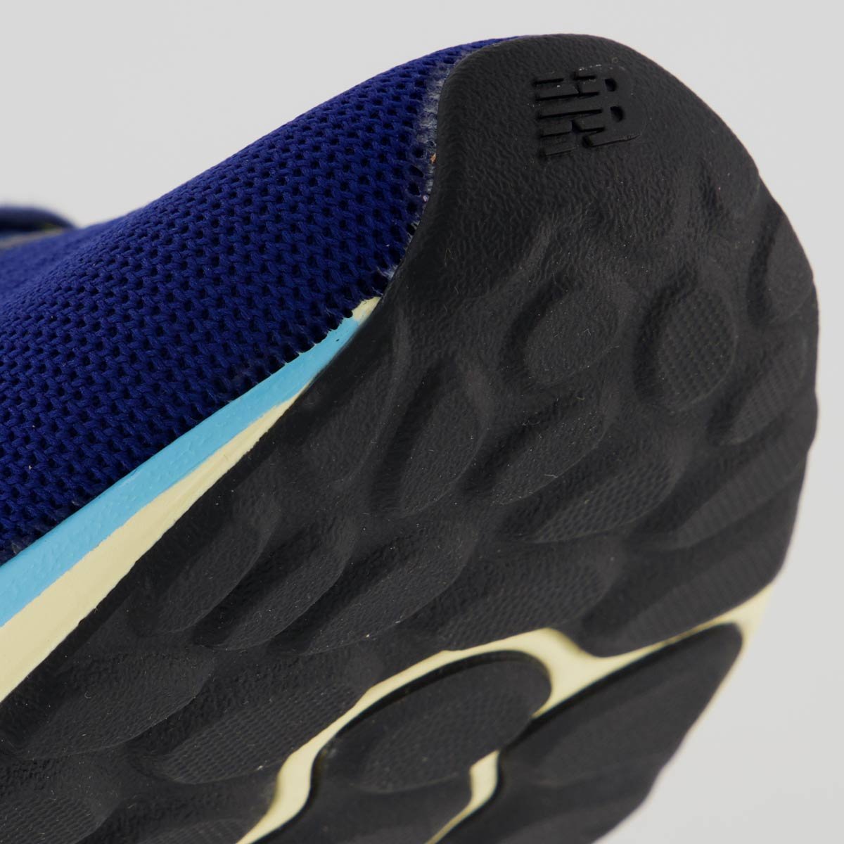 Tênis New Balance Fresh Foam Arishi V4 Marinho Marinho 8