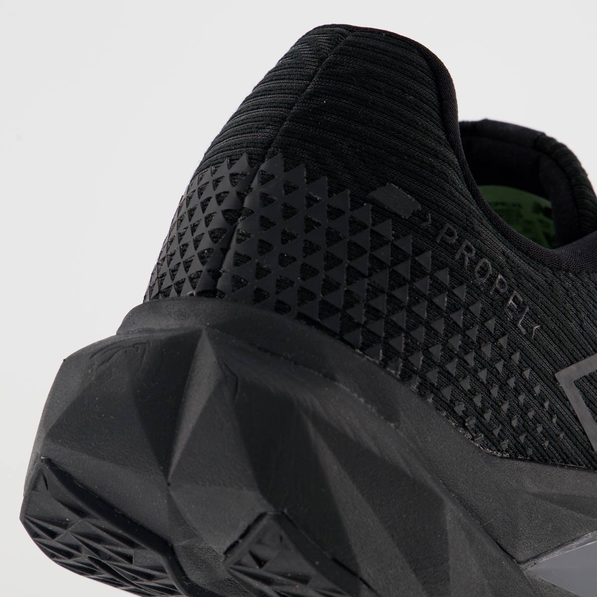 Tênis New Balance Fuelcell Propel V5 Preto Preto 6