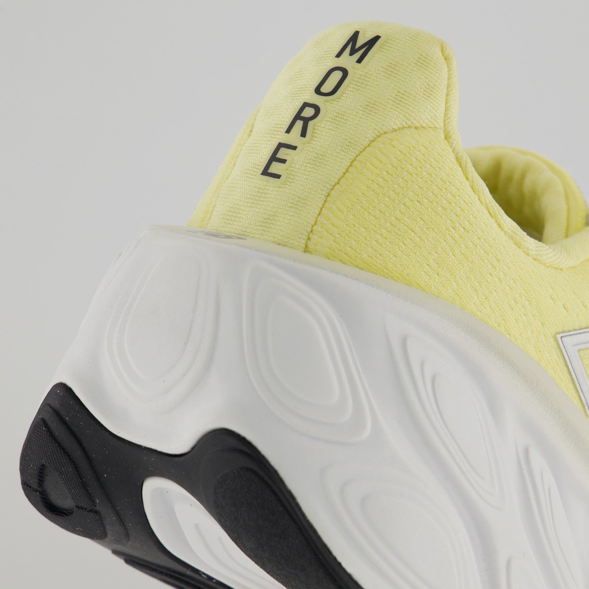 Tênis New Balance Fresh Foam X More V5 Feminino Amarelo Amarelo 6