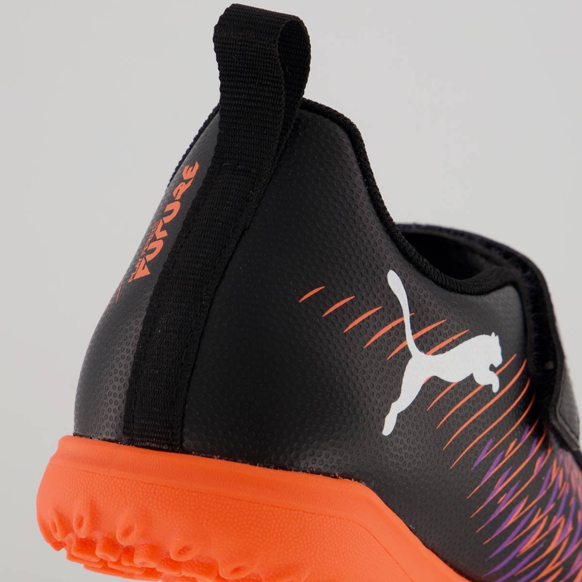 Chuteira Puma Future 8 Neymar Play TT V Society Infantil Preta e Vermelha Preto/Vermelho 6