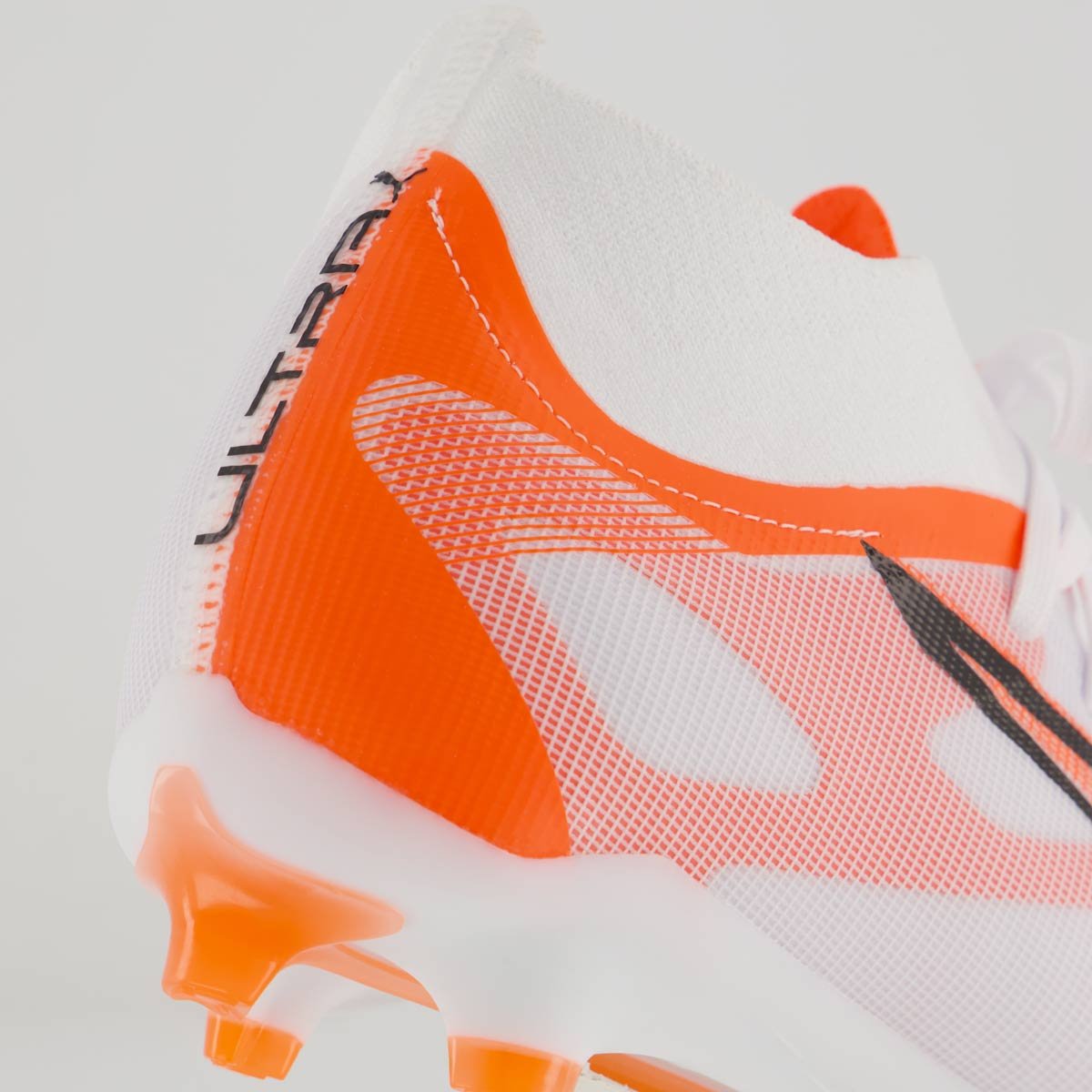 Chuteira Puma Ultra 5 Match+ FG/AG Campo Branca e Laranja Branco/Laranja 6