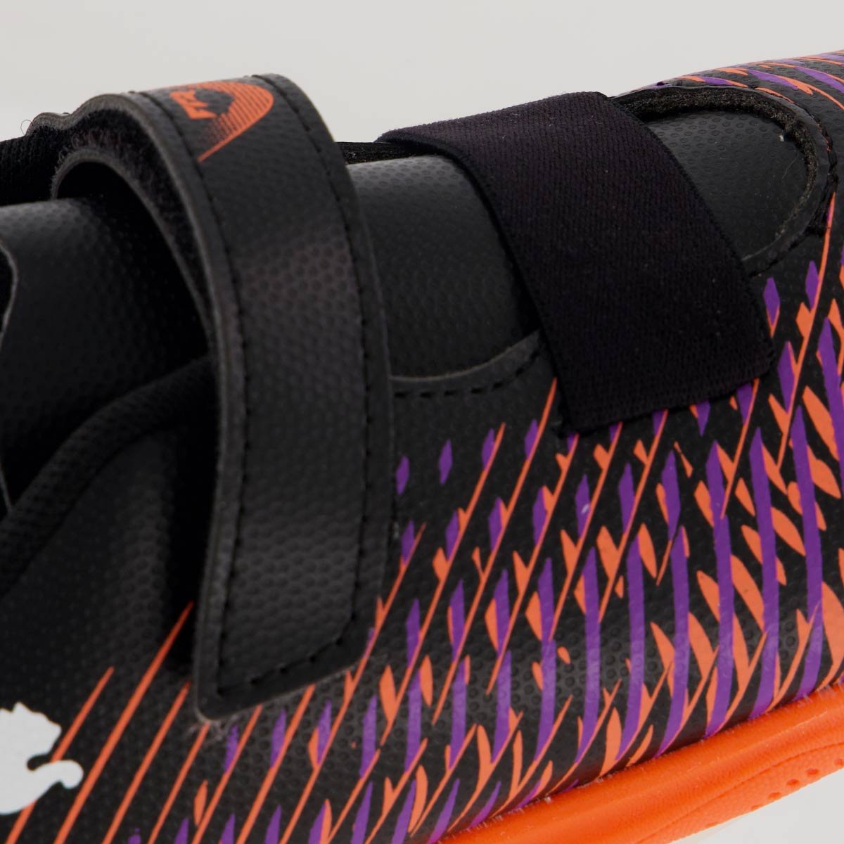 Chuteira Puma Future 8 Neymar Play IT V Futsal Infantil Preta e Vermelha Preto/Vermelho 7