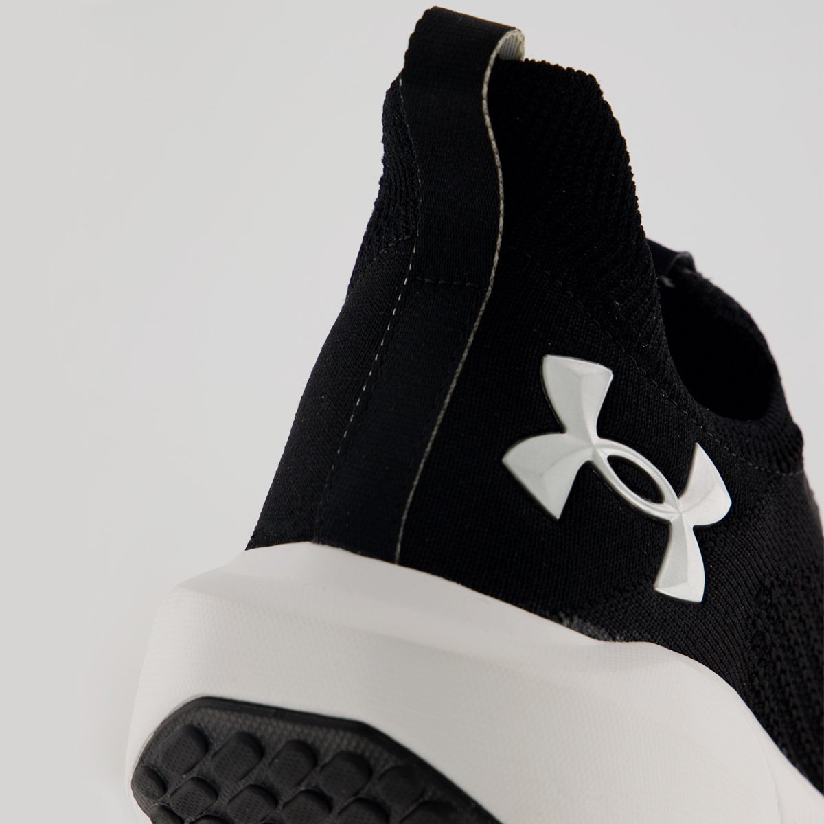 Tênis Under Armour Charged Slight 3 Preto e Branco 6
