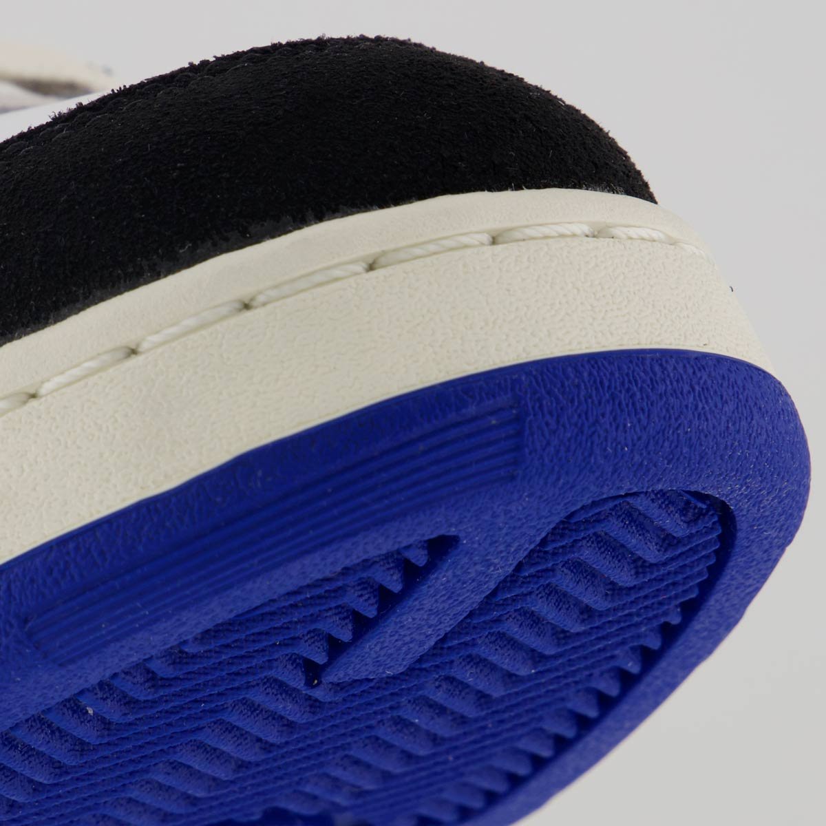 Tênis Reebok BB 4000 II Mid Branco e Azul Branco/Azul 8