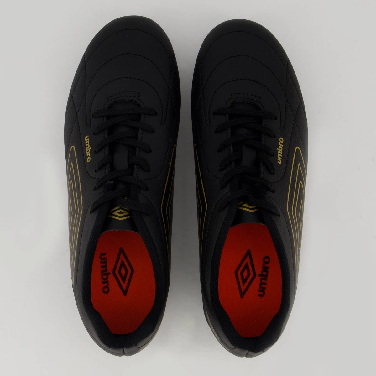 Chuteira Umbro Class Footballer Campo Preta e Dourada Preto/Dourado 4