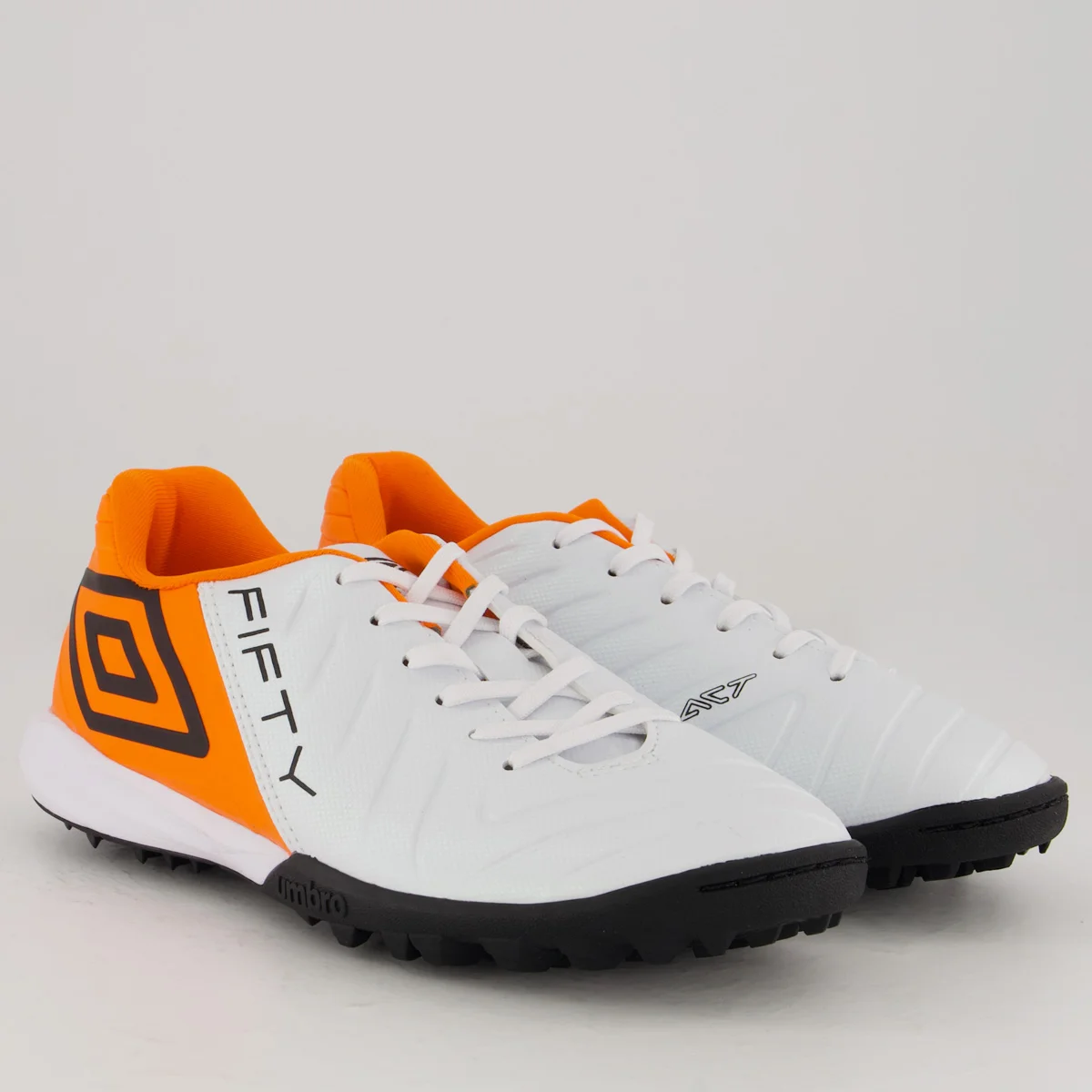 Chuteira Umbro Fifty VI Society Branca e Laranja Branco/Laranja 2