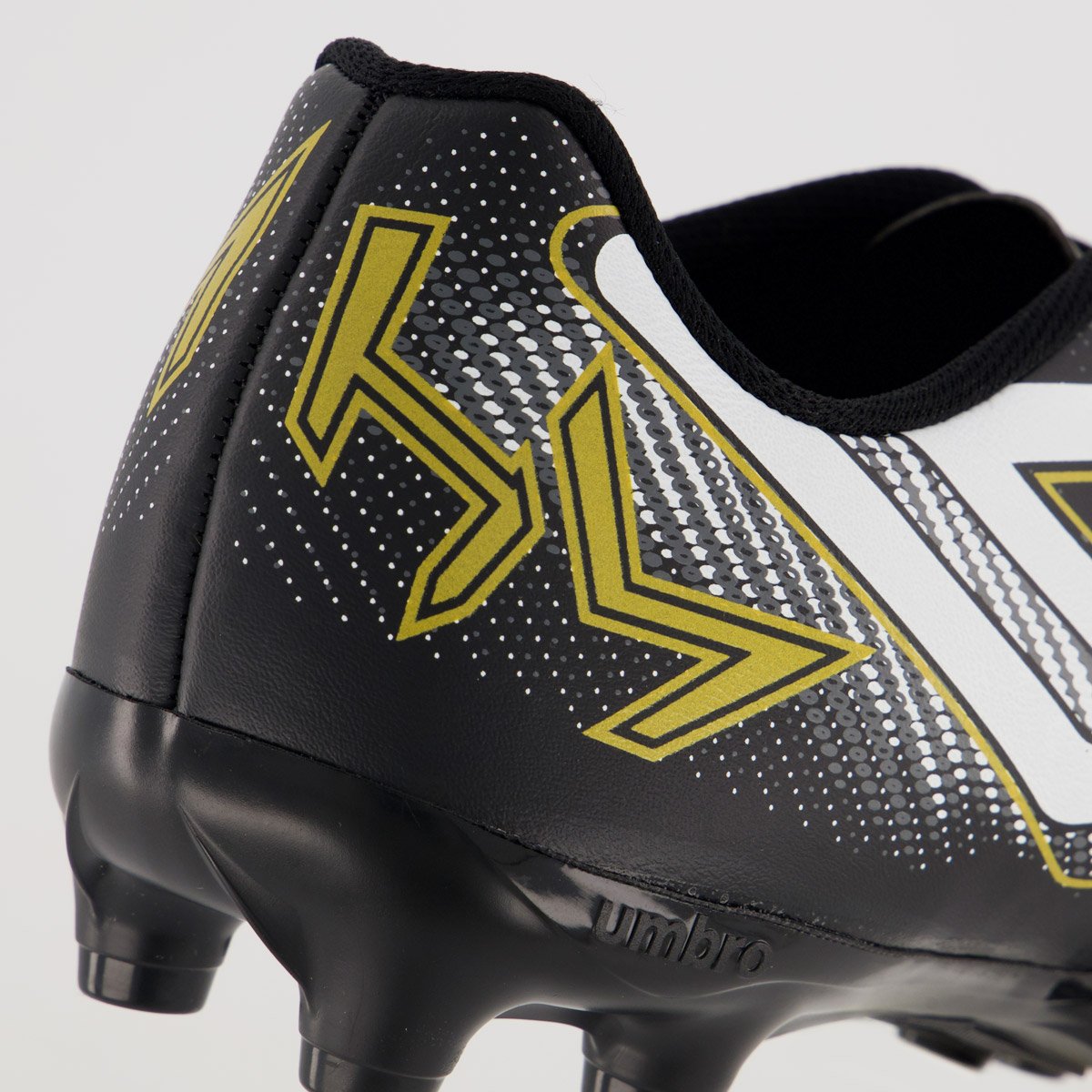 Chuteira Umbro Heatmap Campo Preta e Branca Preto/Branco 6