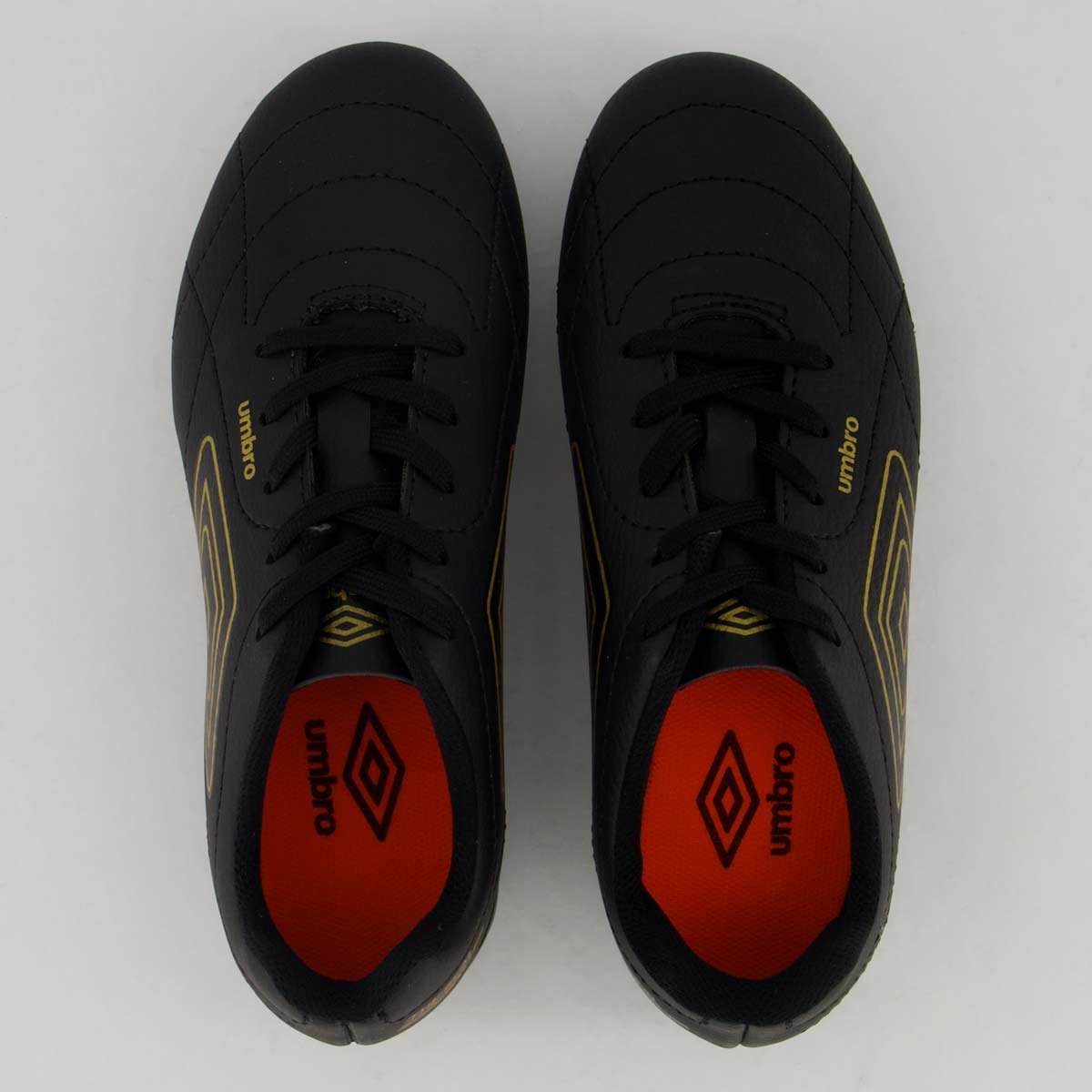 Chuteira Umbro Class Footballer Campo Juvenil Preta e Dourada Preto/Dourado 4