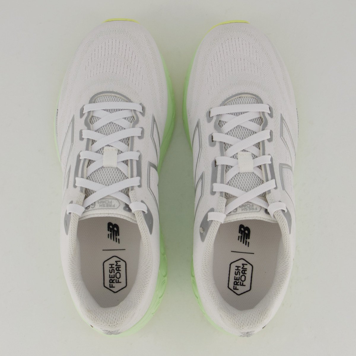 Tênis New Balance Fresh Foam 680 V8 Feminino Off White Branco 4