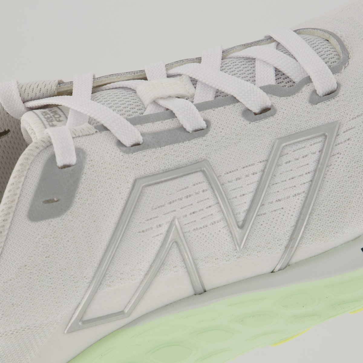 Tênis New Balance Fresh Foam 680 V8 Feminino Off White Branco 7