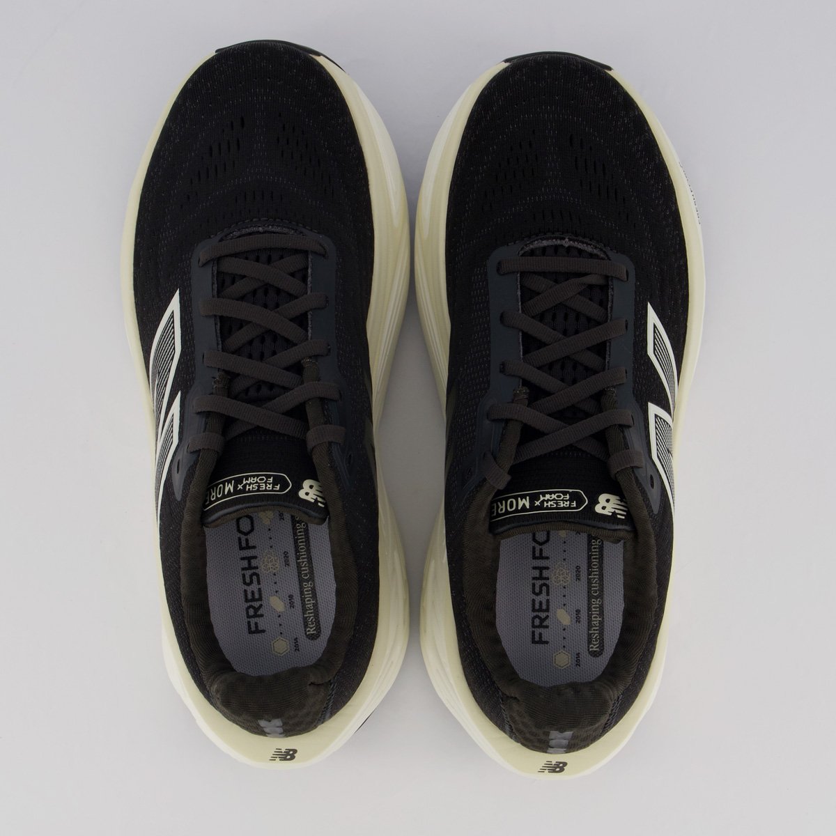 Tênis New Balance Fresh Foam X More V5 Preto Preto 4