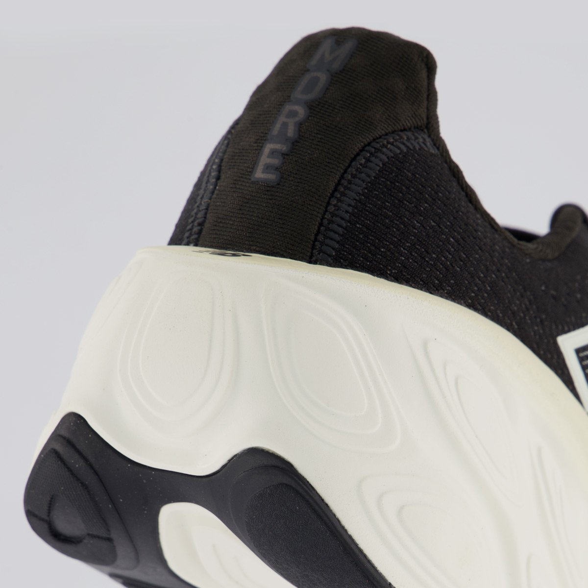 Tênis New Balance Fresh Foam X More V5 Preto Preto 6