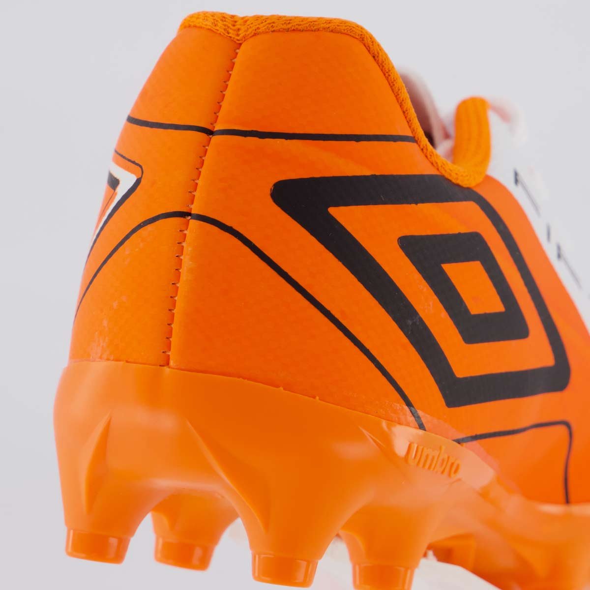 Chuteira Umbro Fifty VI Campo Juvenil Branca e Laranja Branco/Laranja 6