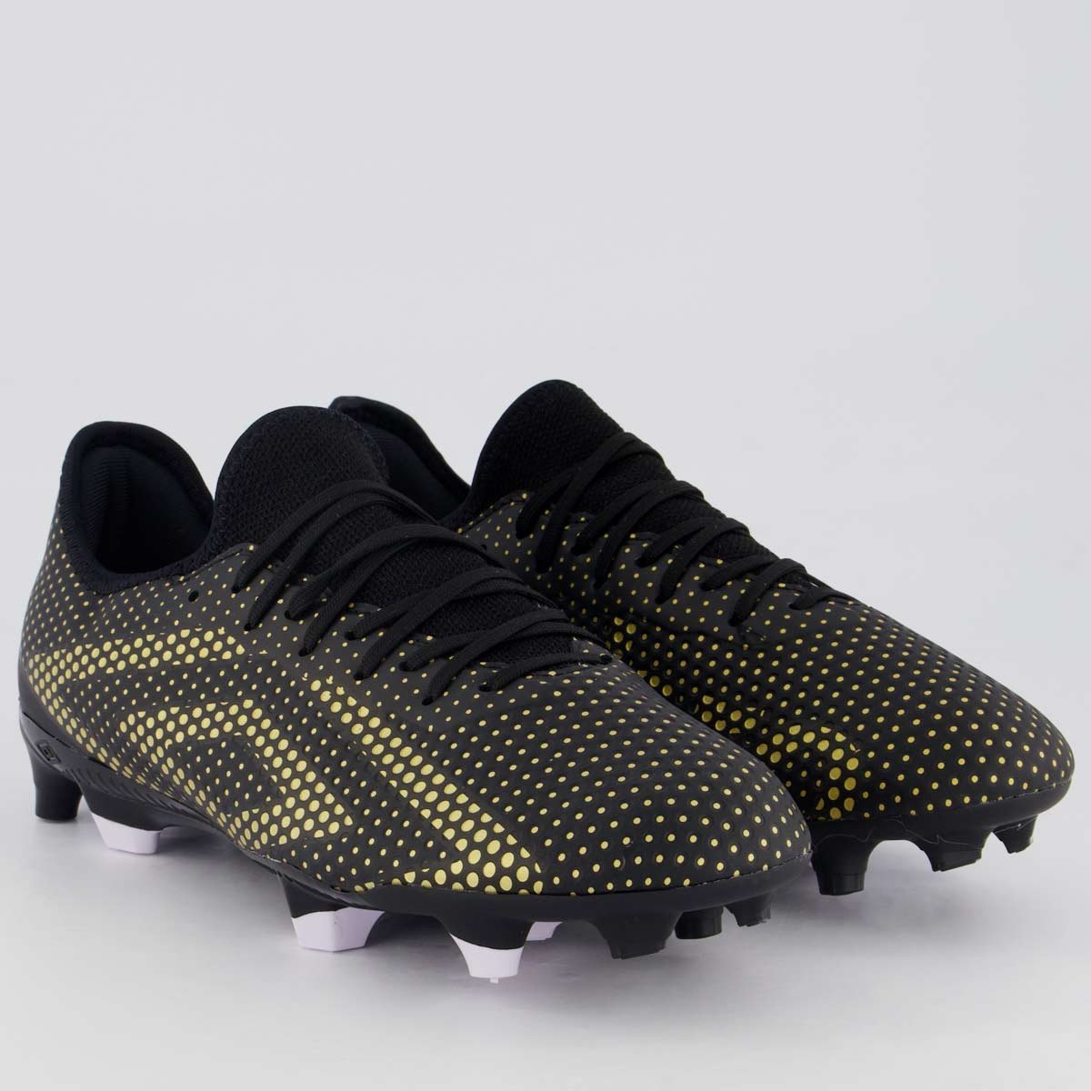 Chuteira Umbro Velocita IX Club Campo Preta e Dourada Preto/Dourado 2