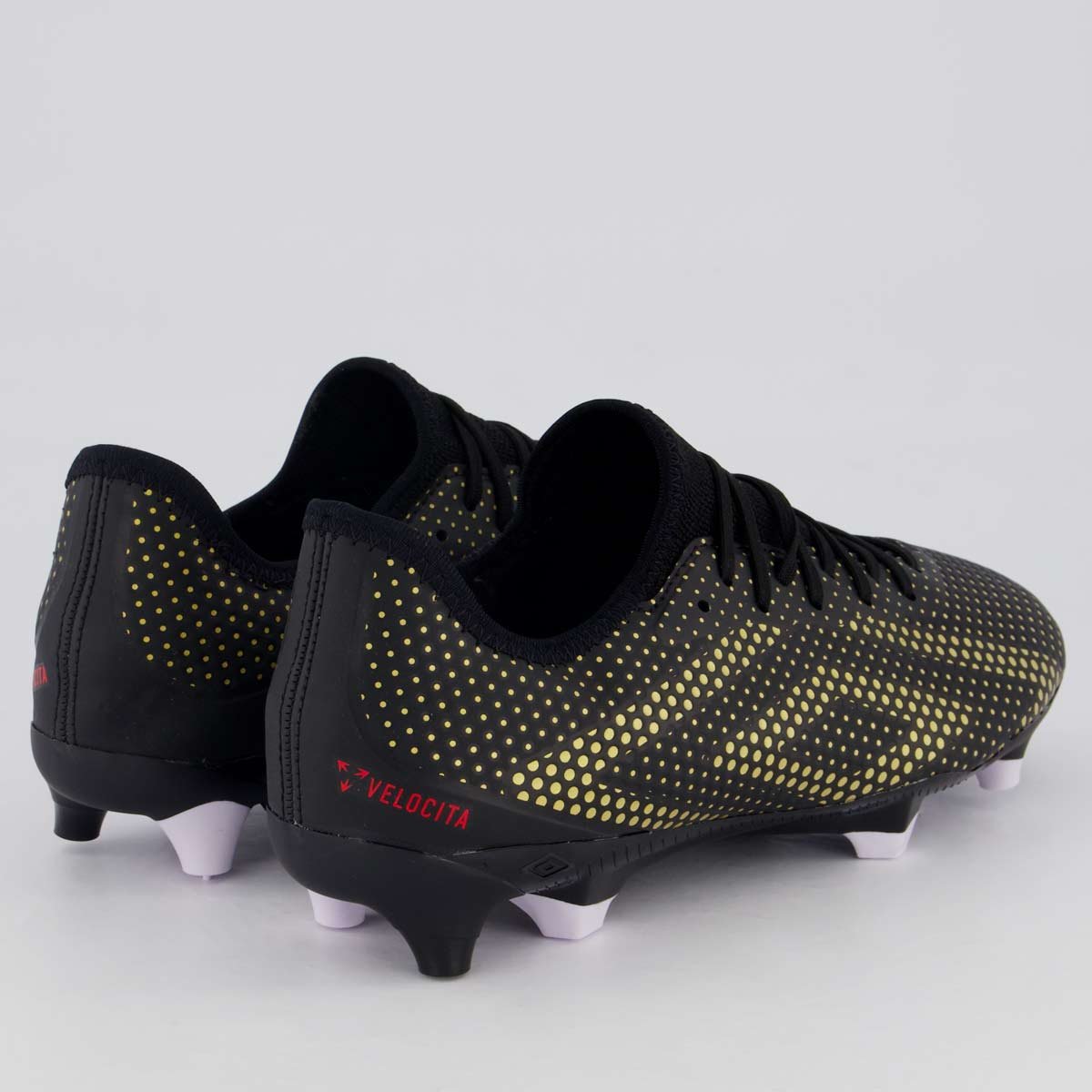 Chuteira Umbro Velocita IX Club Campo Preta e Dourada Preto/Dourado 3
